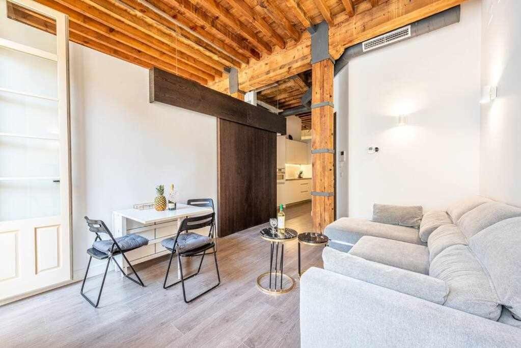 Pineapple Comedias 8 Con Parking Málaga Dış mekan fotoğraf